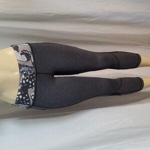 Lululemon Athletica Pace Rival Crop Wee Striped Exploded Fly Legging Grey Size 6